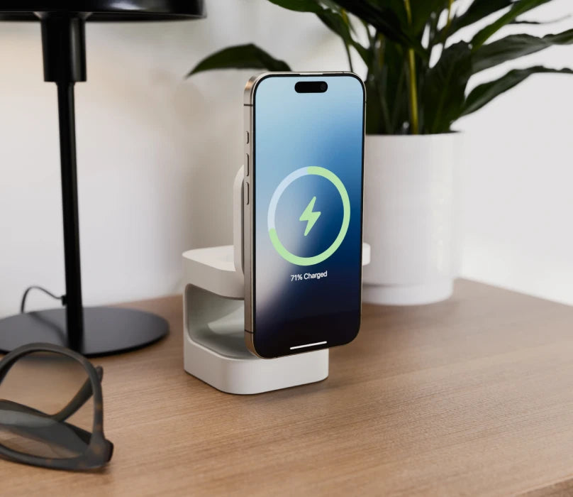 HyperJuice Qi2 3-in-1 Magnetic Charging Stand